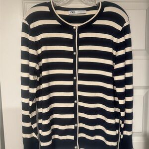 Zara Women's Navy and Cream Striped Cardigan